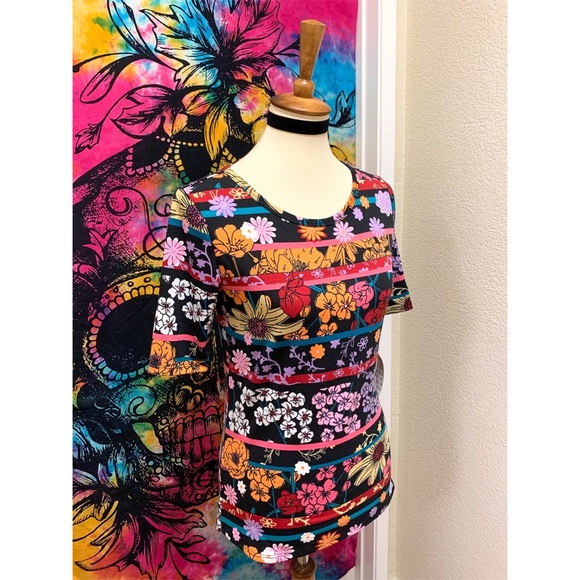 🌈 Amazing flower art top - Picture 4 of 11